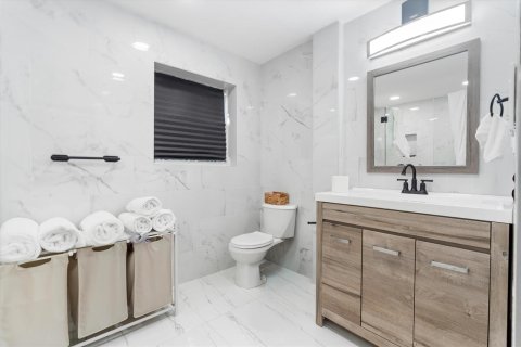 Casa en venta en Fort Lauderdale, Florida, 3 dormitorios, 146.04 m2 № 2241099 - foto 10