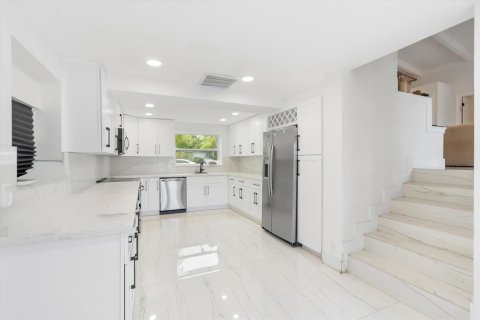 Casa en venta en Fort Lauderdale, Florida, 3 dormitorios, 146.04 m2 № 2241099 - foto 7