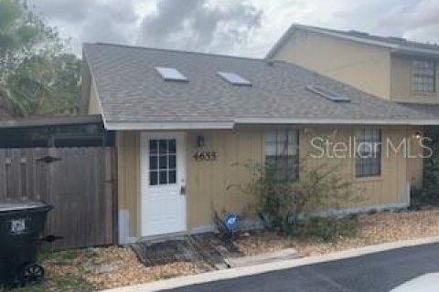 House in Orlando, Florida 2 bedrooms, 92.62 sq.m. № 1576325 - photo 1
