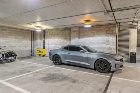 Снять в аренду кондоминиум в Майами, Флорида 3 спальни, 115.38м2, № 1957932 - фото 30