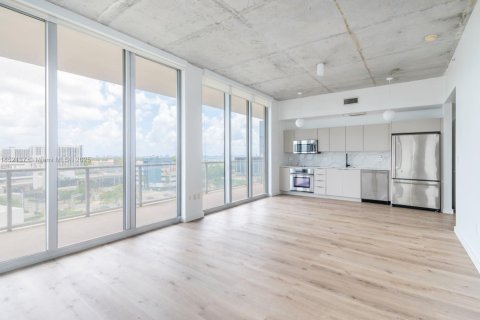 Снять в аренду кондоминиум в Майами, Флорида 3 спальни, 115.38м2, № 1957932 - фото 3