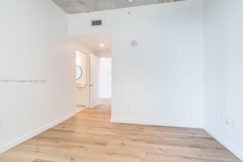 Снять в аренду кондоминиум в Майами, Флорида 3 спальни, 115.38м2, № 1957932 - фото 21