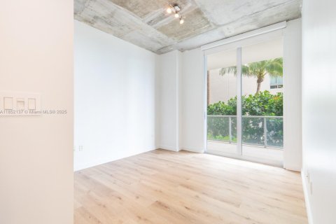 Снять в аренду кондоминиум в Майами, Флорида 3 спальни, 115.38м2, № 1957932 - фото 20