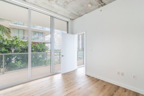 Снять в аренду кондоминиум в Майами, Флорида 3 спальни, 115.38м2, № 1957932 - фото 14