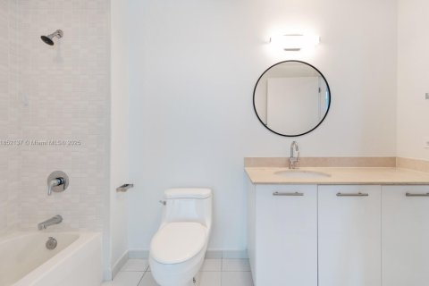 Снять в аренду кондоминиум в Майами, Флорида 3 спальни, 115.38м2, № 1957932 - фото 17