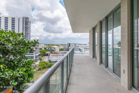 Снять в аренду кондоминиум в Майами, Флорида 3 спальни, 115.38м2, № 1957932 - фото 27