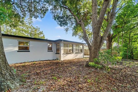 House in Port Richey, Florida 3 bedrooms, 123.75 sq.m. № 2236019 - photo 14