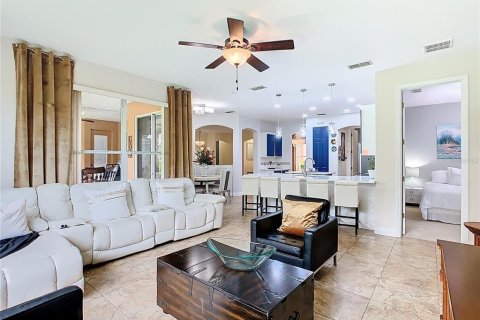 House in Kissimmee, Florida 4 bedrooms, 263.29 sq.m. № 1765277 - photo 16