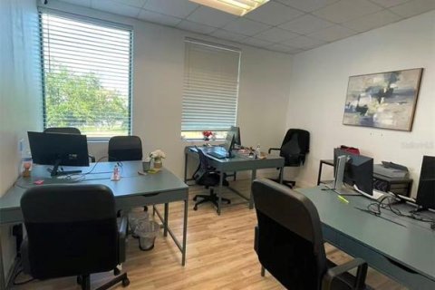 Propiedad comercial en venta en Orlando, Florida, 1237.09 m2 № 2102215 - foto 23