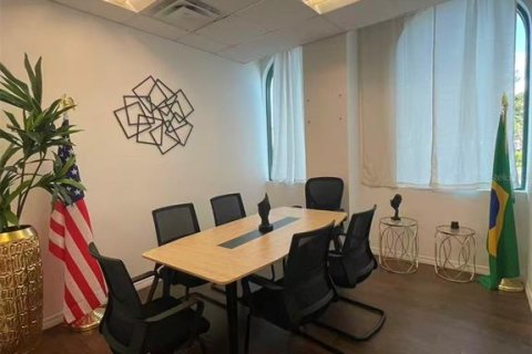 Propiedad comercial en venta en Orlando, Florida, 1237.09 m2 № 2102215 - foto 15