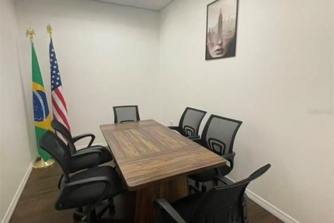 Propiedad comercial en venta en Orlando, Florida, 1237.09 m2 № 2102215 - foto 10