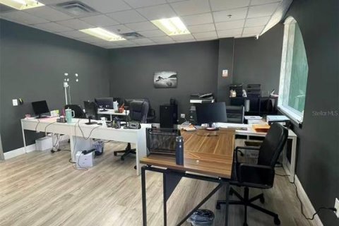 Propiedad comercial en venta en Orlando, Florida, 1237.09 m2 № 2102215 - foto 19