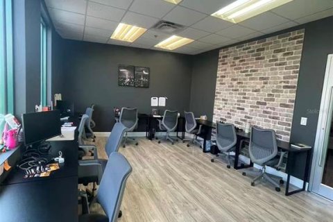 Propiedad comercial en venta en Orlando, Florida, 1237.09 m2 № 2102215 - foto 20