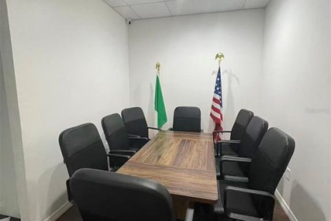 Propiedad comercial en venta en Orlando, Florida, 1237.09 m2 № 2102215 - foto 12