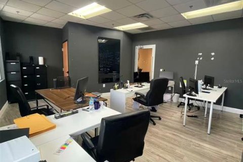 Propiedad comercial en venta en Orlando, Florida, 1237.09 m2 № 2102215 - foto 18