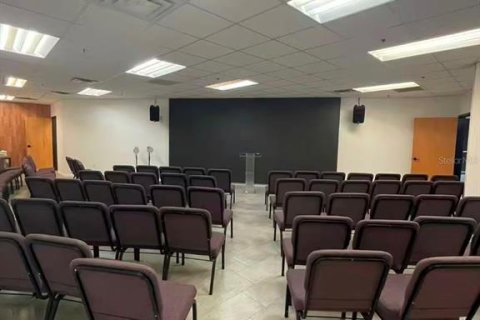 Propiedad comercial en venta en Orlando, Florida, 1237.09 m2 № 2102215 - foto 4