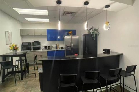 Propiedad comercial en venta en Orlando, Florida, 1237.09 m2 № 2102215 - foto 7