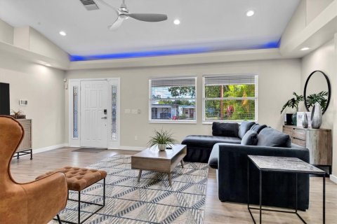 Villa ou maison à louer à Sarasota, Floride: 3 chambres, 174.47 m2 № 2166199 - photo 8