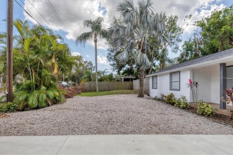 Villa ou maison à louer à Sarasota, Floride: 3 chambres, 174.47 m2 № 2166199 - photo 3