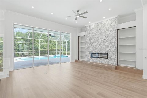 House in Bradenton, Florida 3 bedrooms, 336.68 sq.m. № 2221660 - photo 6