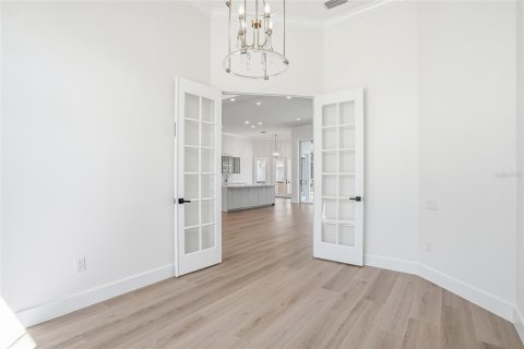 House in Bradenton, Florida 3 bedrooms, 336.68 sq.m. № 2221660 - photo 22