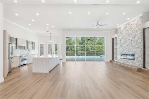 House in Bradenton, Florida 3 bedrooms, 336.68 sq.m. № 2221660 - photo 5