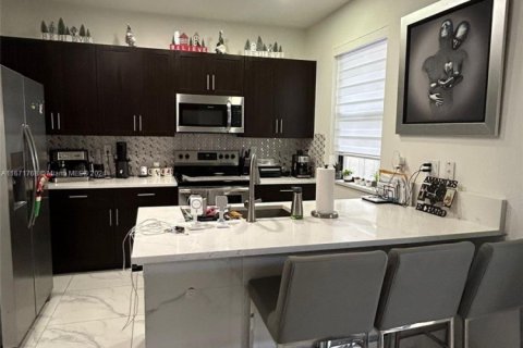 Купить таунхаус в Хомстед, Флорида 3 спальни, 123.65м2, № 1711487 - фото 17