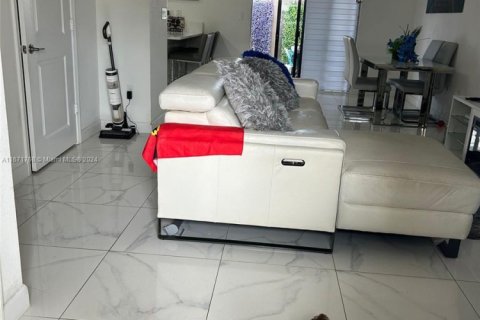 Купить таунхаус в Хомстед, Флорида 3 спальни, 123.65м2, № 1711487 - фото 10