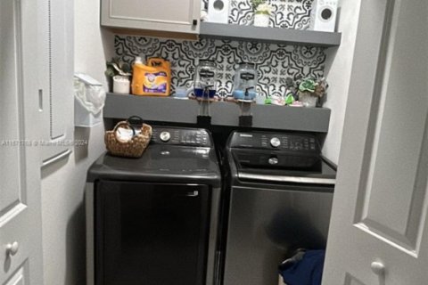 Купить таунхаус в Хомстед, Флорида 3 спальни, 123.65м2, № 1711487 - фото 5
