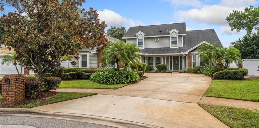 House in Orlando, Florida 4 bedrooms, 229.38 sq.m. № 1835789