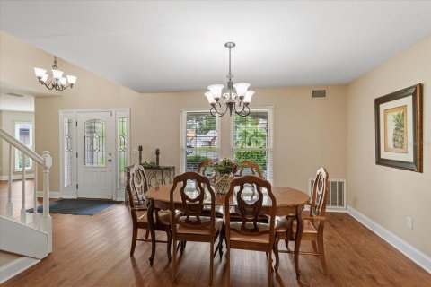 House in Orlando, Florida 4 bedrooms, 229.38 sq.m. № 1835789 - photo 8
