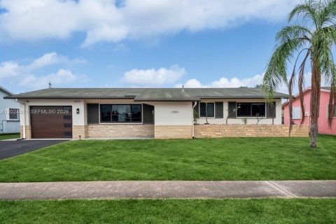 Casa en Pembroke Pines, Florida 3 dormitorios, 146.23 m2 № 2178467
