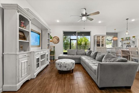 House in Davenport, Florida 4 bedrooms, 247.21 sq.m. № 1787529 - photo 5