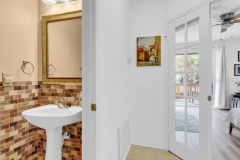 Townhouse in Tampa, Florida 3 bedrooms, 171.31 sq.m. № 1549764 - photo 4