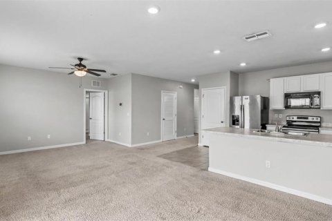 Villa ou maison à vendre à Auburndale, Floride: 4 chambres, 137.96 m2 № 2138485 - photo 3