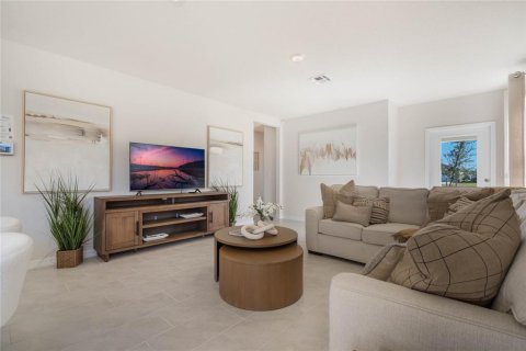 House in Tavares, Florida 4 bedrooms, 154.68 sq.m. № 1907899 - photo 5