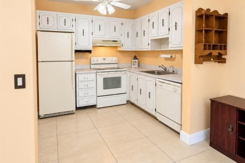 Condo in Delray Beach, Florida, 1 bedroom  № 2384936 - photo 10