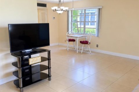 Condo in Delray Beach, Florida, 1 bedroom  № 2384936 - photo 3