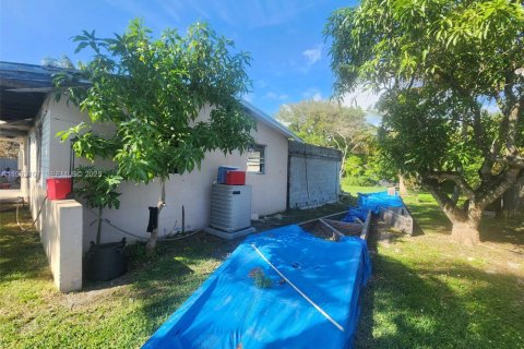 Casa en venta en Miami, Florida, 4 dormitorios, 115.29 m2 № 1990616 - foto 4