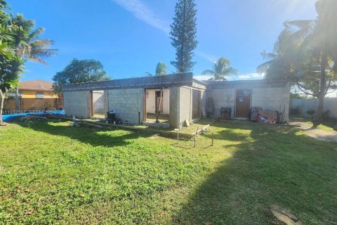 Casa en venta en Miami, Florida, 4 dormitorios, 115.29 m2 № 1990616 - foto 5