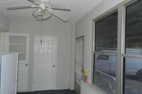 Condo in Largo, Florida, 2 bedrooms  № 1912631 - photo 6