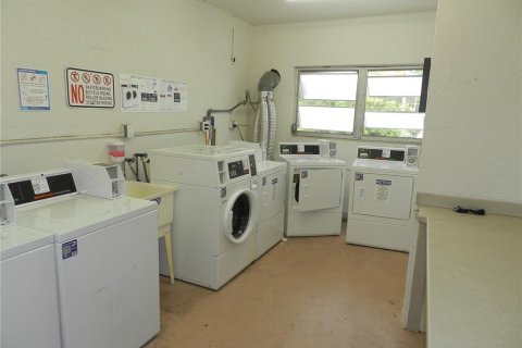 Condo in Largo, Florida, 2 bedrooms  № 1912631 - photo 18