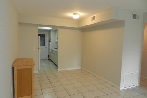 Condo in Largo, Florida, 2 bedrooms  № 1912631 - photo 4
