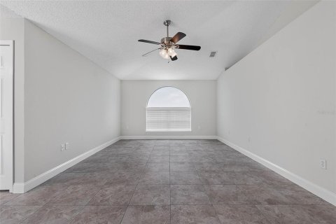 House in Palm Coast, Florida 3 bedrooms, 179.49 sq.m. № 2330908 - photo 10