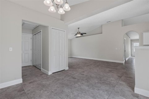 House in Palm Coast, Florida 3 bedrooms, 179.49 sq.m. № 2330908 - photo 22
