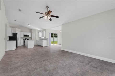 House in Palm Coast, Florida 3 bedrooms, 179.49 sq.m. № 2330908 - photo 13