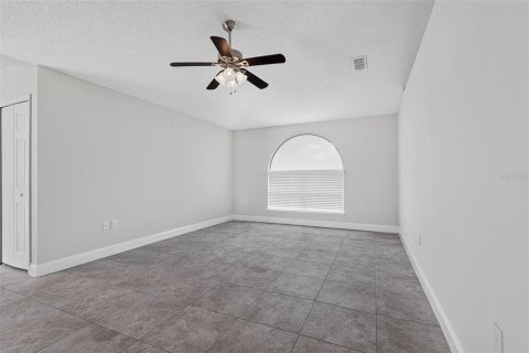 House in Palm Coast, Florida 3 bedrooms, 179.49 sq.m. № 2330908 - photo 9