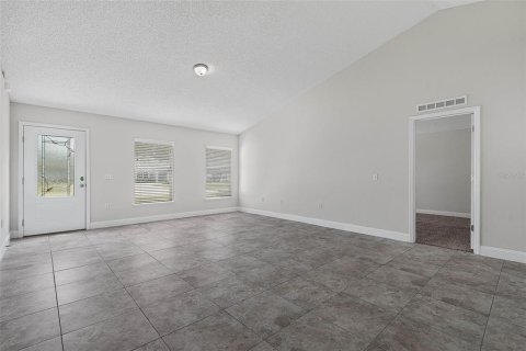 House in Palm Coast, Florida 3 bedrooms, 179.49 sq.m. № 2330908 - photo 7