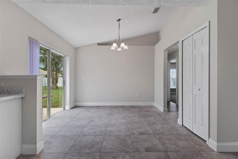 House in Palm Coast, Florida 3 bedrooms, 179.49 sq.m. № 2330908 - photo 20