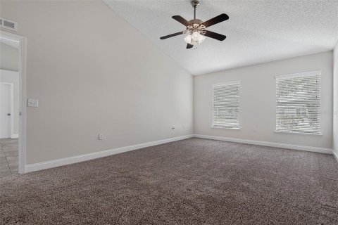 House in Palm Coast, Florida 3 bedrooms, 179.49 sq.m. № 2330908 - photo 24